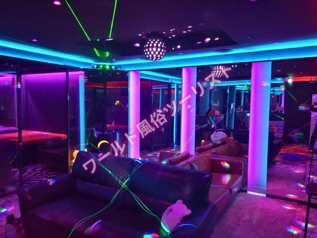 実体験!ID ANMAの夜番限定コースでマンツーマン恋人プレイのあとは3Pで激しくエロかった